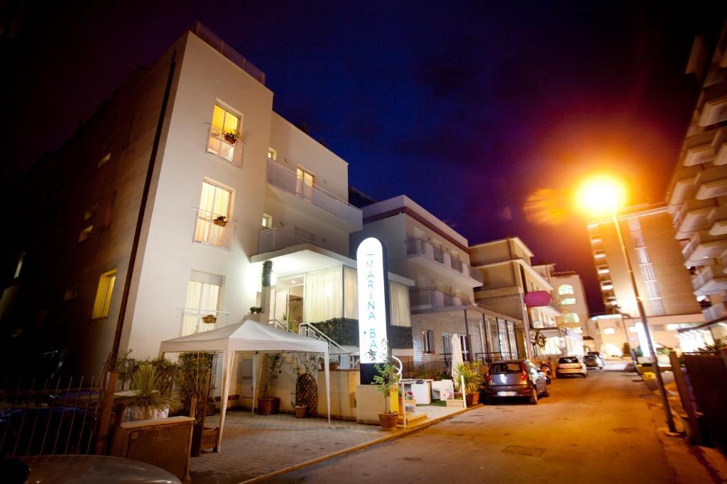Hotel Marina Bay Римини Экстерьер фото